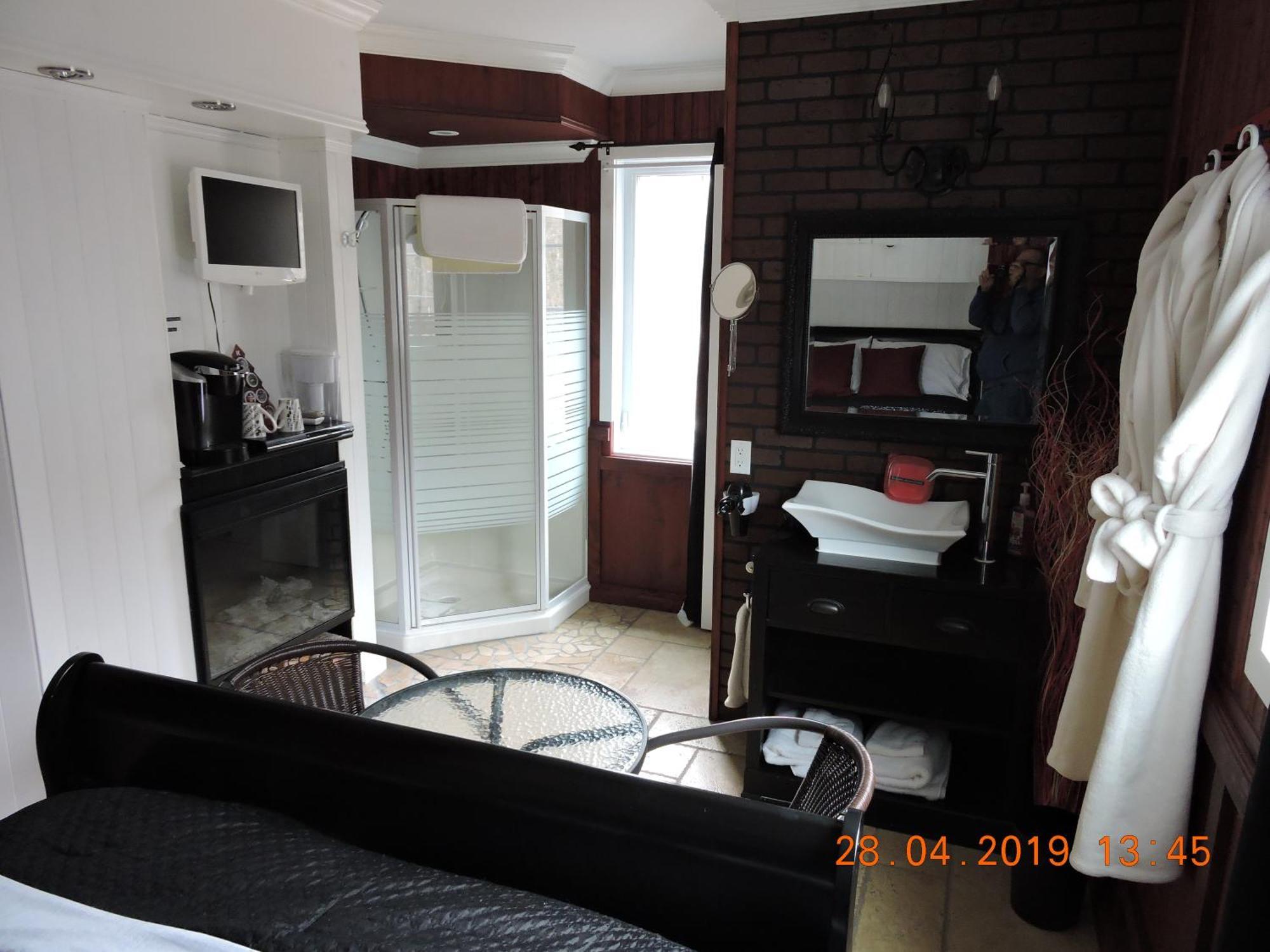 Gite Passion Et Tendresse B&B Shefford Exterior foto